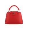Bolso bandolera Louis Vuitton Capucines en cuero granulado rojo - 360 thumbnail