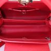 Louis Vuitton Capucines shoulder bag in red grained leather - Detail D3 thumbnail