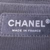 Bolso bandolera Chanel  Boy en cuero acolchado negro - Detail D4 thumbnail