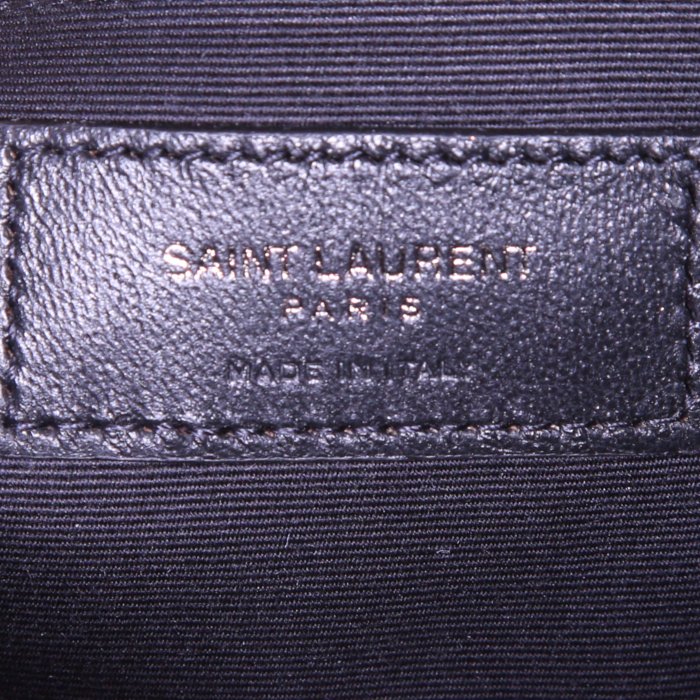 Saint Laurent Lou Sac Caméra shoulder bag in black quilted leather - Detail D3