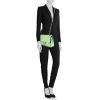 Chanel Timeless jumbo shoulder bag in green patent leather - Detail D2 thumbnail