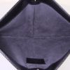 Sac à main Louis Vuitton en cuir épi noir - Detail D2 thumbnail