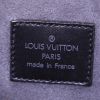 Bolso de mano Louis Vuitton en cuero Epi negro - Detail D3 thumbnail