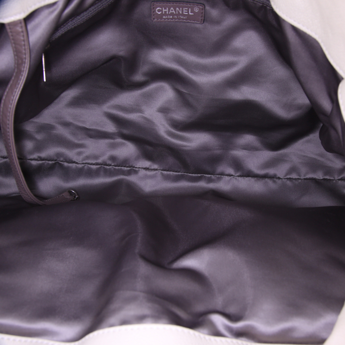 Sac cabas Chanel Grand Shopping en cuir grainé blanc-cassé - Detail D2