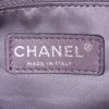 Chanel Grand Shopping shopping bag in off-white grained leather - Detail D3 thumbnail