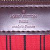 Shopping bag Louis Vuitton Neverfull modello medio in tela a scacchi ebana e pelle marrone - Detail D3 thumbnail