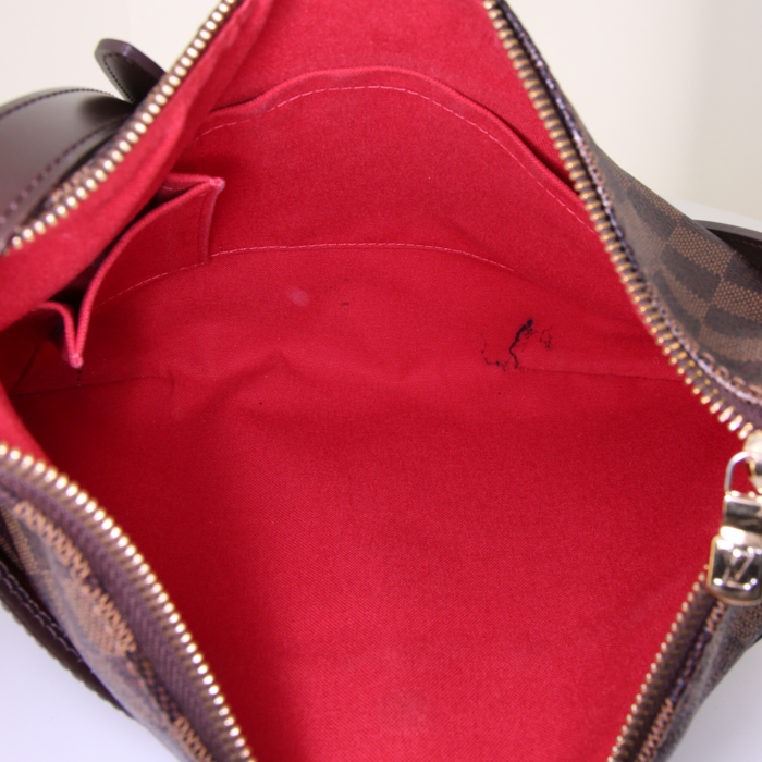 Sac bandoulière Louis Vuitton Bloomsbury petit modèle en toile damier enduite ébène et cuir marron - Detail D2