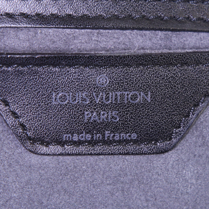 Mochila Louis Vuitton Gobelins en cuero Epi negro - Detail D3