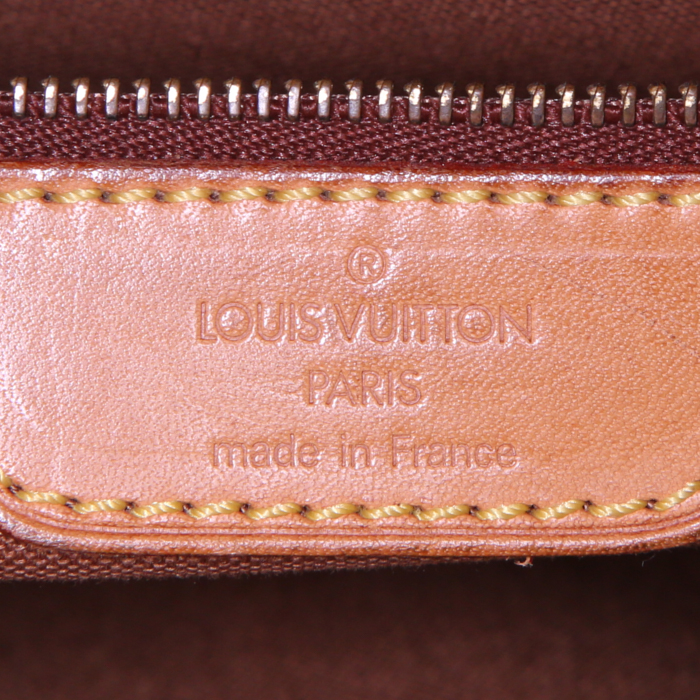 Sac bandoulière Louis Vuitton Jypsiere Monogram grand modèle en toile monogram marron et cuir naturel - Detail D3