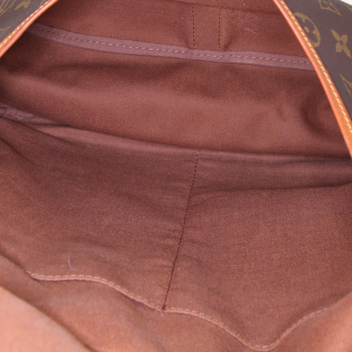 Bolso bandolera Louis Vuitton  Saumur modelo grande  en lona Monogram revestida marrón y cuero natural - Detail D2