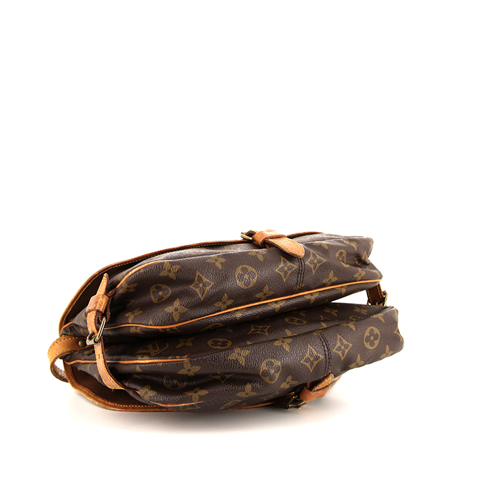 Bolso bandolera Louis Vuitton Saumur modelo pequeño en lona Monogram marrón y cuero natural - Detail D4