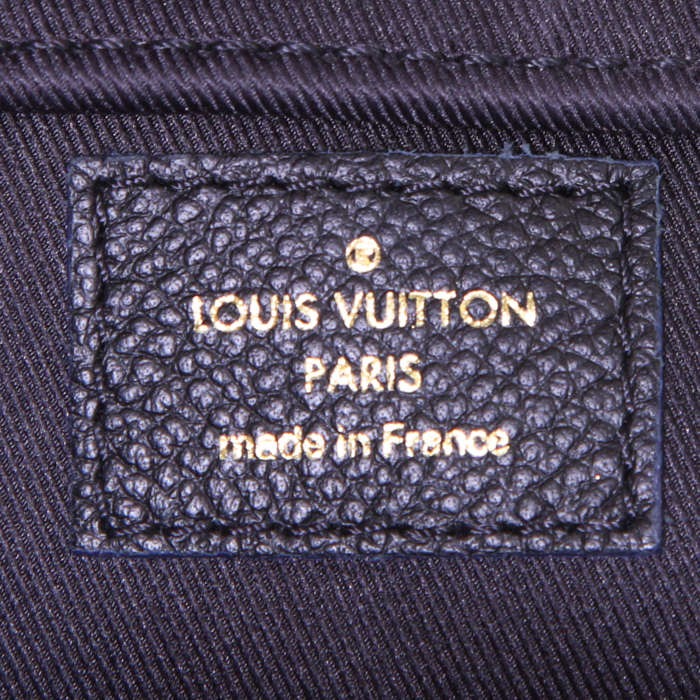 Louis Vuitton Sully handbag in black empreinte monogram leather - Detail D4