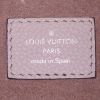 Sac à main Louis Vuitton Beaubourg Hobo en cuir Mahina beige - Detail D4 thumbnail