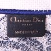 Sac cabas Dior Book Tote en toile blanche et bleue - Detail D3 thumbnail