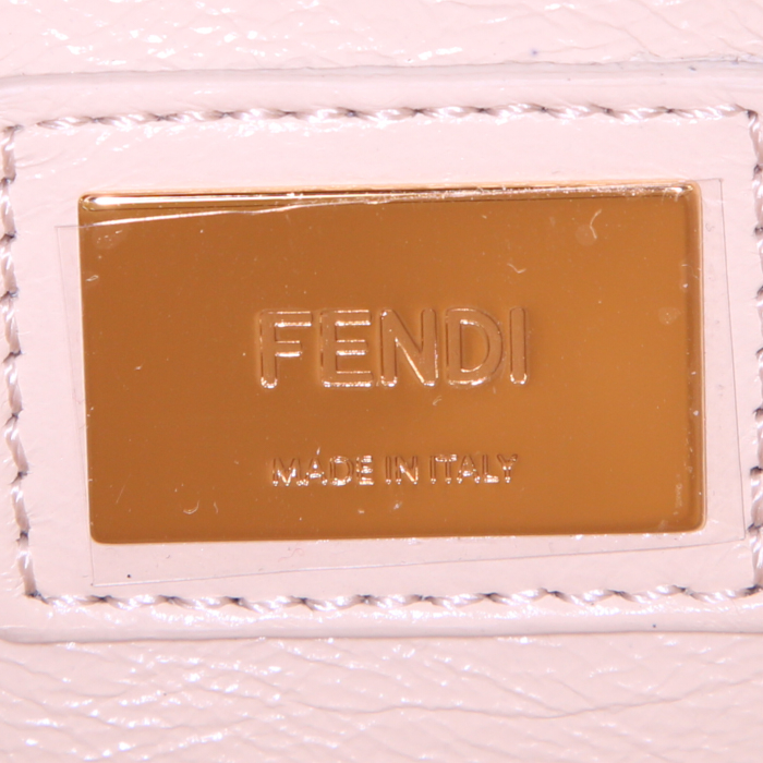 Bolso de mano Fendi Peekaboo en charol beige crudo - Detail D4