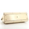 Fendi Peekaboo handbag in beige patent leather - Detail D5 thumbnail