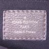 Bolso de mano Louis Vuitton en cuero mahina color topo - Detail D3 thumbnail