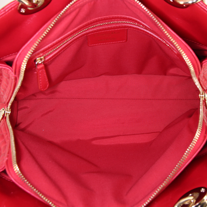 Bolso de mano Dior Dior Soft en cuero cannage rojo - Detail D2