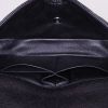 Bolso de mano Chanel Baguette en cuero granulado acolchado negro - Detail D2 thumbnail