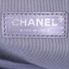 Bolso de mano Chanel Boy en cuero acolchado negro - Detail D4 thumbnail