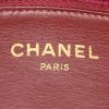 Bolso para llevar al hombro o en la mano Chanel Mademoiselle en cuero acolchado negro - Detail D3 thumbnail
