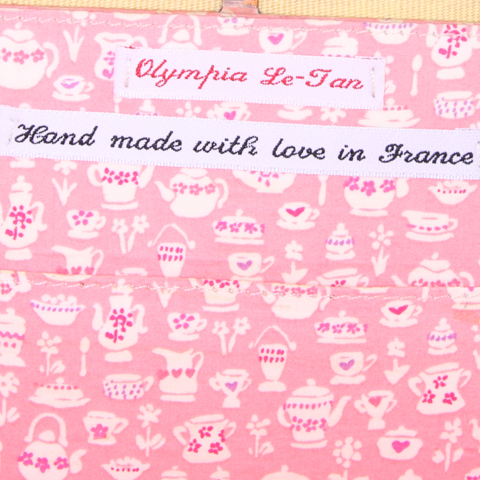 Minaudière Olympia Le-Tan Alice in wonderland en tissu brodé jaune Artist Proof n°1 - Detail D4