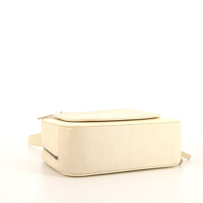 Borsa a tracolla Chanel Vanity in pelle bianco sporco - Detail D5