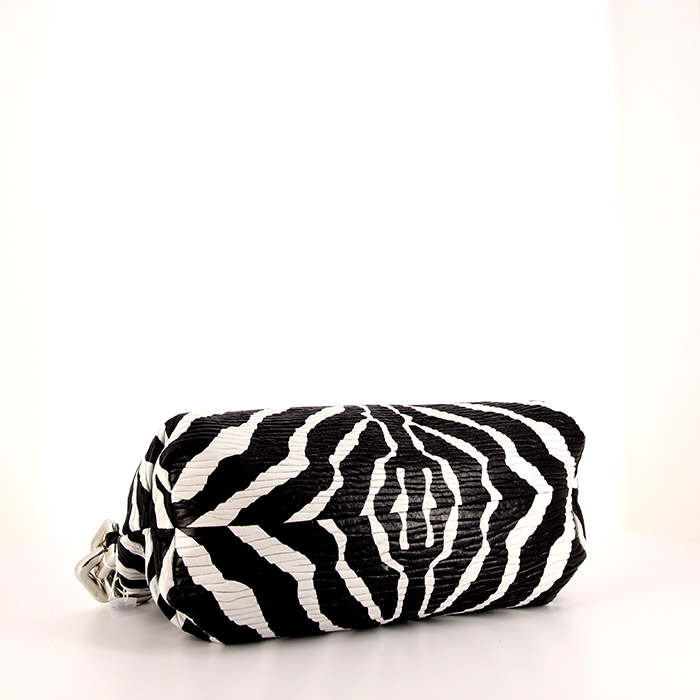 Bottega Veneta Chain Pouch handbag in black and white leather - Detail D4