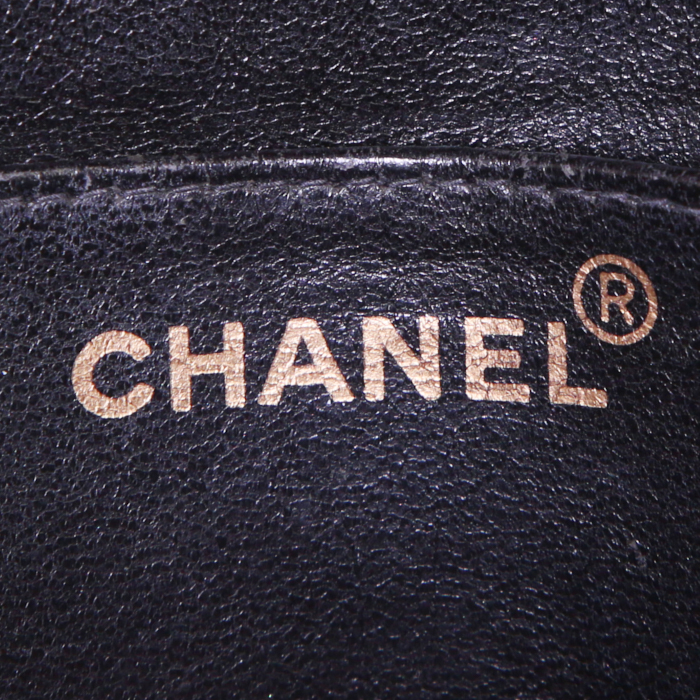 Sac à main Chanel Vintage en cuir matelassé noir - Detail D3