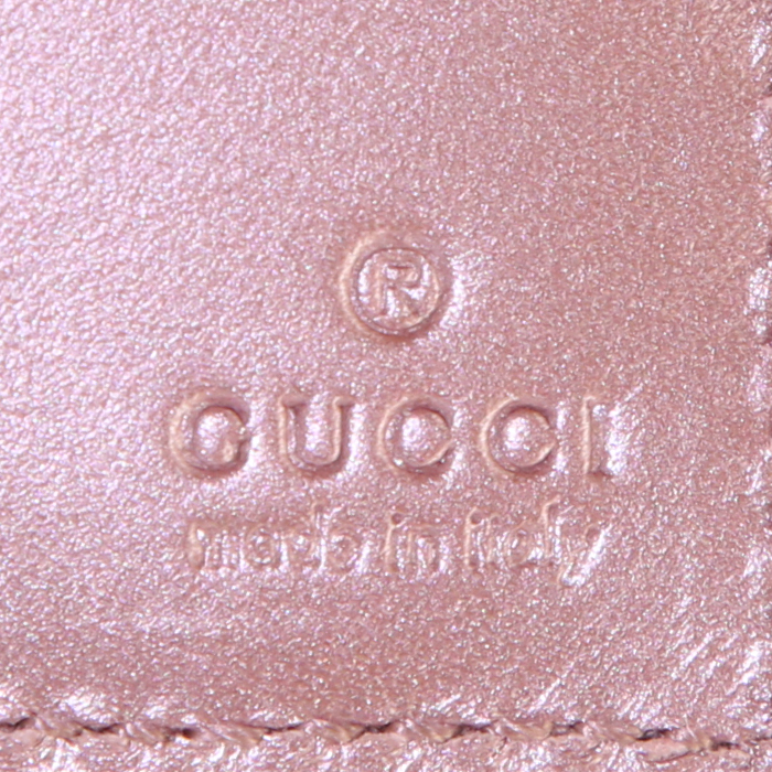 Bolso/bolsito Gucci en charol Monogram color rosa claro - Detail D4