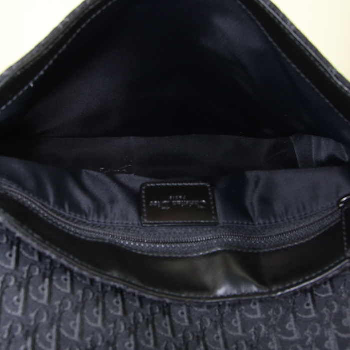 Sac bandoulière Dior Street Chic en toile monogram noire et cuir noir - Detail D2