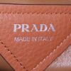 Bolso de mano Prada Dynamique en cuero granulado marrón - Detail D3 thumbnail