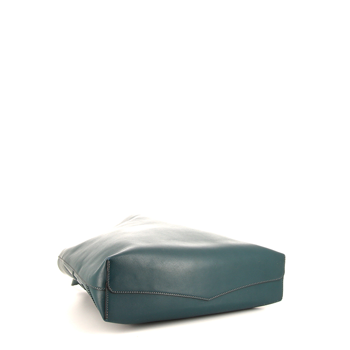 Cartier shopping bag in pigeon blue leather - Detail D4