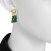Vintage earrings in yellow gold,  diamonds and emerald - Detail D1 thumbnail