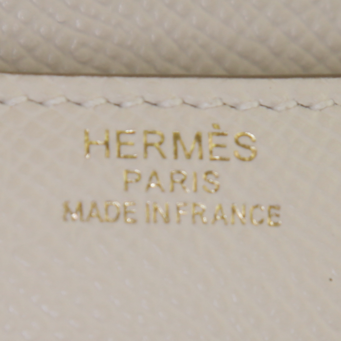 Bolso bandolera Hermes Constance mini en cuero epsom beige - Detail D4