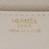 Sac bandoulière Hermes Constance mini en cuir epsom beige - Detail D4 thumbnail