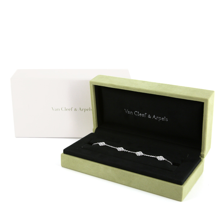 Van Cleef & Arpels Sweet Alhambra bracelet in white gold and diamonds - Detail D2