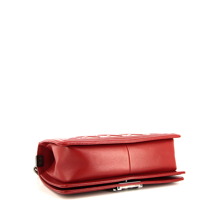 Bolso bandolera Chanel Boy en cuero acolchado rojo - Detail D5