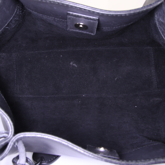 Gucci Vintage shopping bag in black leather - Detail D2