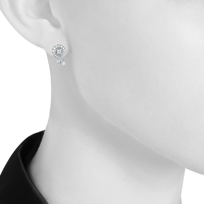 Paire de boucles d'oreilles Van Cleef & Arpels Nid du Paradis en or blanc et diamants