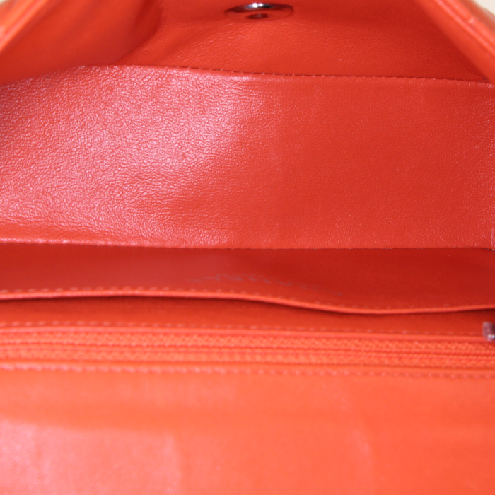 Chanel Timeless mini handbag in orange quilted leather - Detail D2