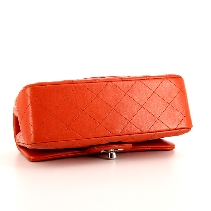 Chanel Timeless mini handbag in orange quilted leather - Detail D4