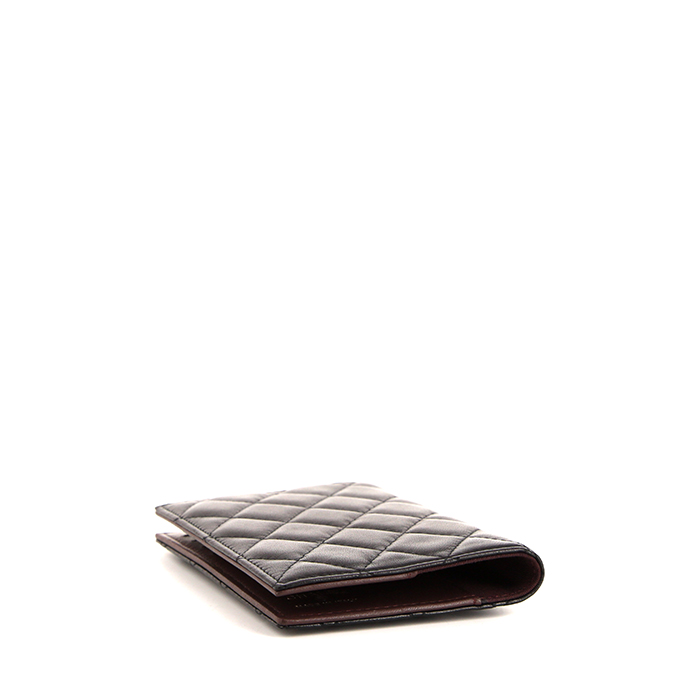 Chanel Porte Passeport passport holder in black quilted grained leather - Detail D4