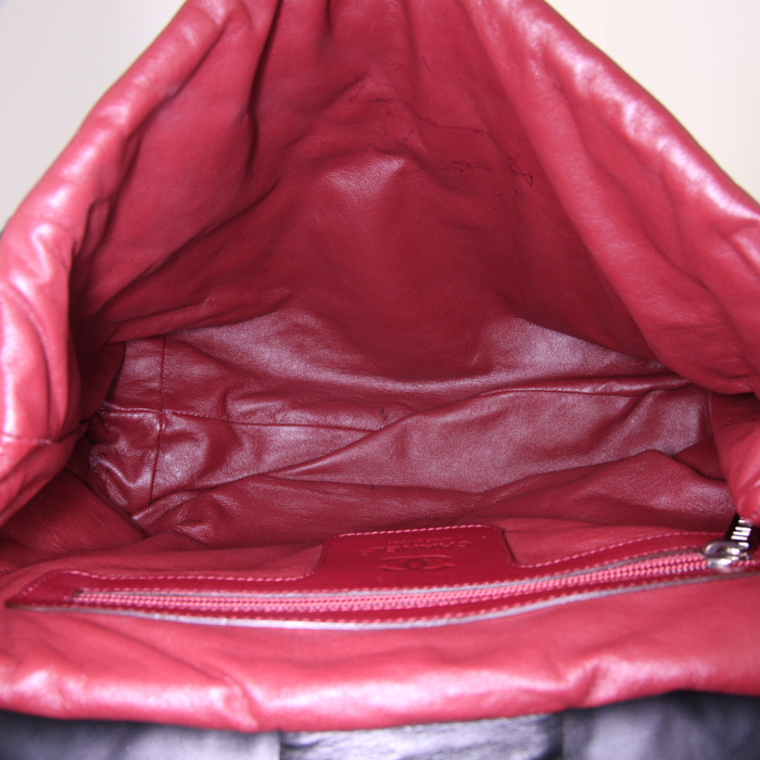 Chanel Coco Cocoon backpack in black quilted leather - Detail D2