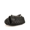 Mochila Chanel Coco Cocoon en cuero acolchado negro - Detail D4 thumbnail