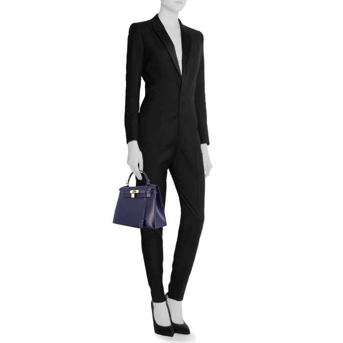 Hermès Kelly 28 cm handbag  in Sapphire Blue box leather - Detail D1