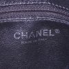 Bolso de mano Chanel Medaillon - Bag en cuero granulado acolchado negro - Detail D3 thumbnail