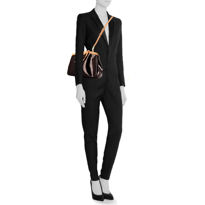 Bolso de mano Louis Vuitton Brea en charol color burdeos y cuero natural - Detail D2