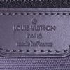 Porte-documents Louis Vuitton Messenger en cuir taiga gris - Detail D4 thumbnail