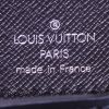 Borsa portadocumenti Louis Vuitton Robusto in pelle taiga nera - Detail D3 thumbnail